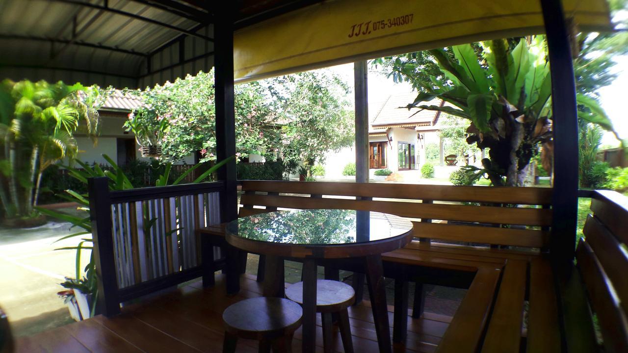 Khum Nakhon Hotel Накхонситхаммарат Экстерьер фото