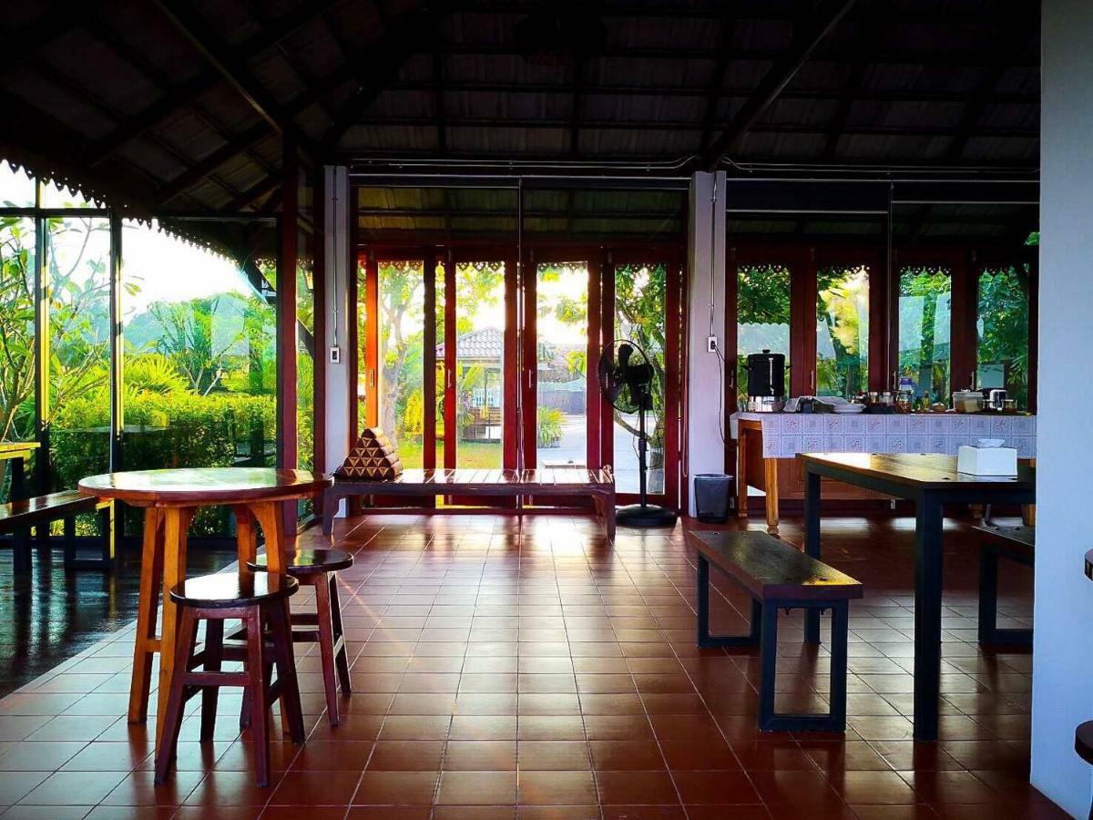 Khum Nakhon Hotel Накхонситхаммарат Экстерьер фото