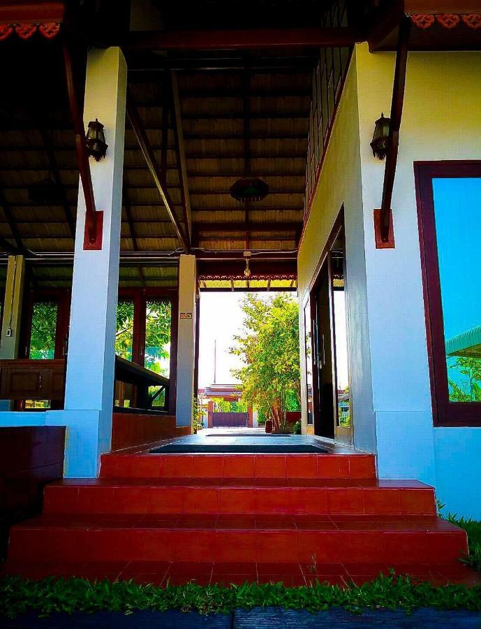 Khum Nakhon Hotel Накхонситхаммарат Экстерьер фото